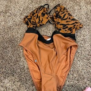 XL Womens one piece bathing suit